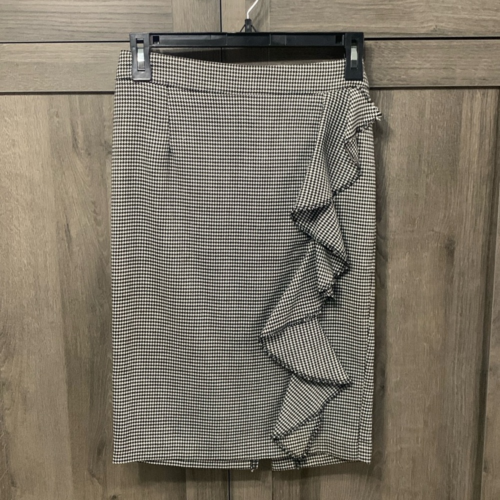 Charlotte Russe Side Ruffle Black & White Houndstooth Pencil Skirt Size Small